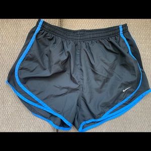 Nike Dri-Fit Tempo Shorts - M